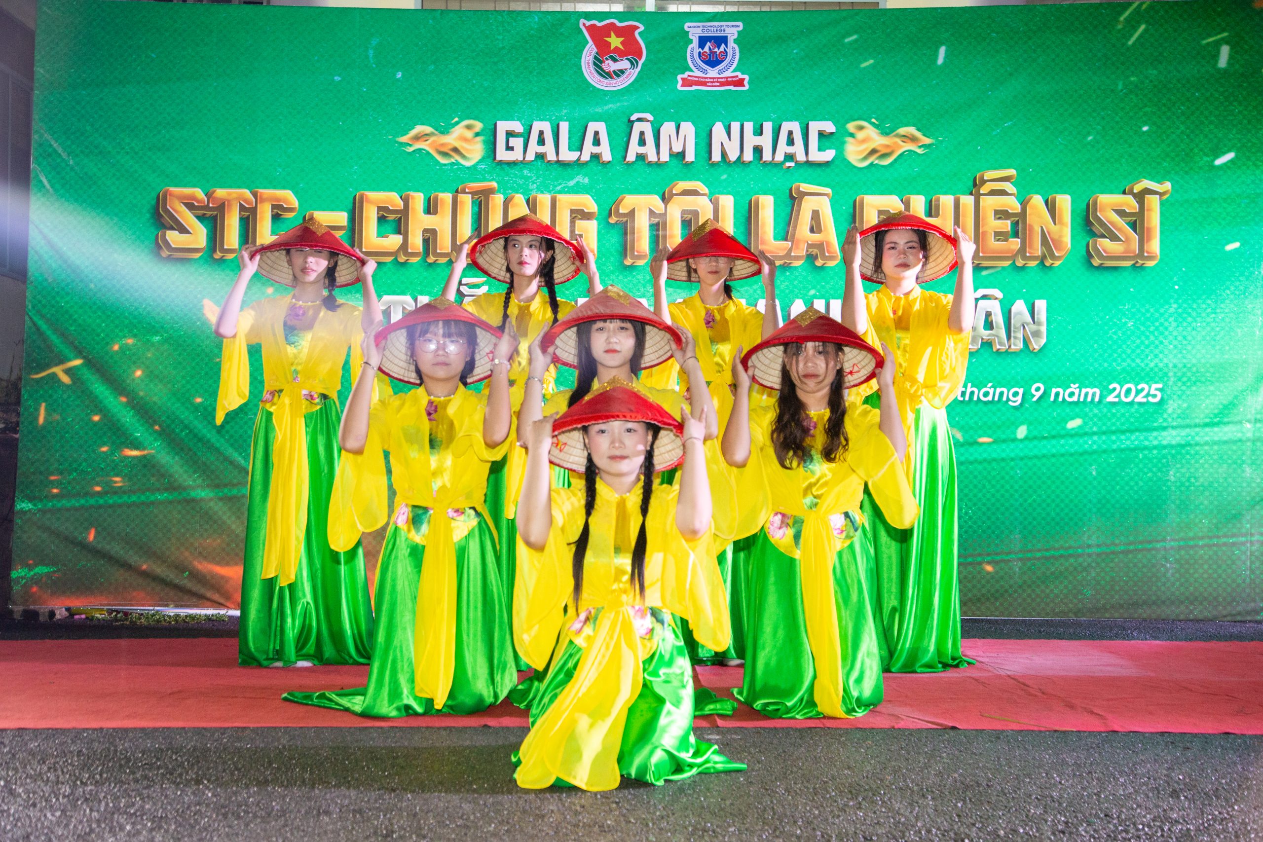 bung-choay-dem-gala-am-nhac-stc (37)
