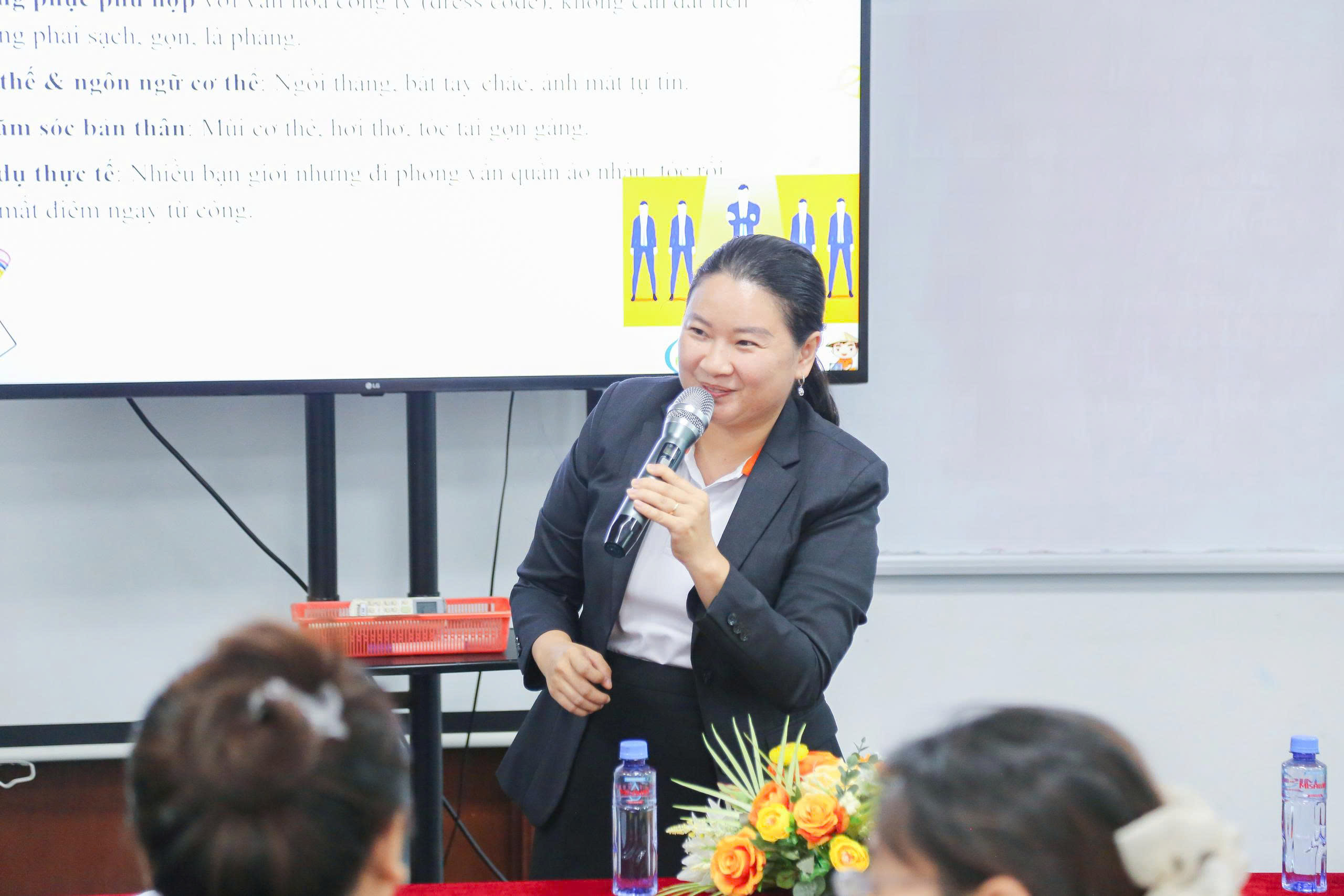 sinh-vien-stc-tham-gia-workshop-xay-dung-hinh-anh-ca-nhan 2