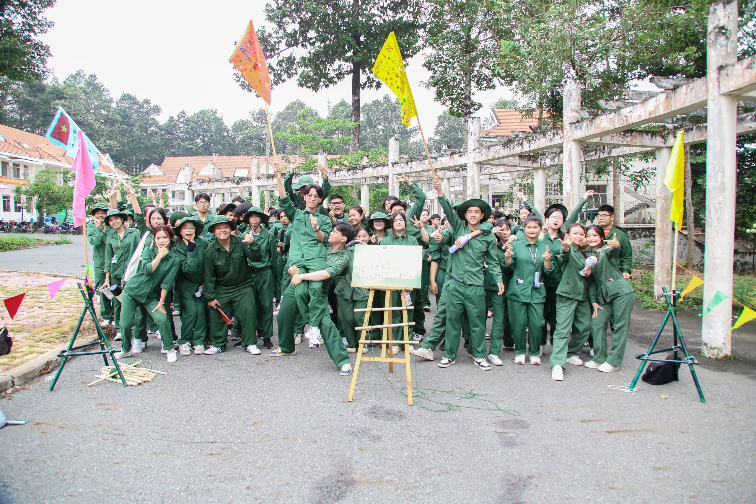 sinh-viên-stc-tham-quan-khu-can-cu-dia-dao-ben-dinh (180)