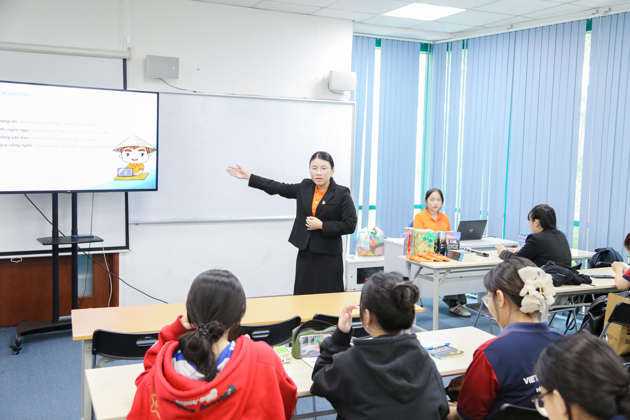 workshop-ky-nang-giao-tiep-chuyen-nghiep-stc (6)